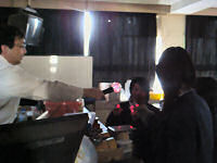 �⍪�����̏o���u�`�E���R�������Г썂���w�Z