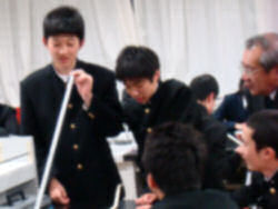 �⍪�����̏o���u�`�E���挧�����������w�Z