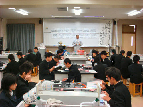 �⍪�����̏o���u�`�E���挧�����������w�Z